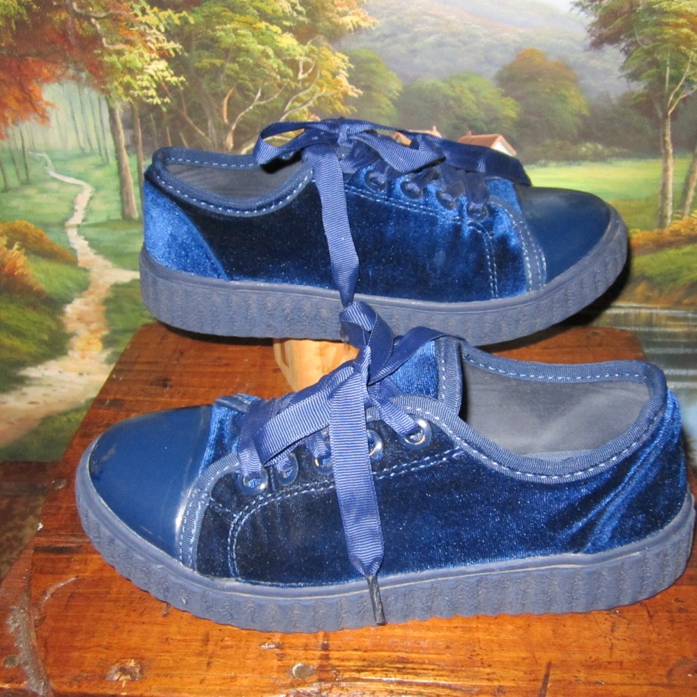 "Irelands" Dunnes Blue Velvet Toe Cap Shoes - Picture 5 of 7